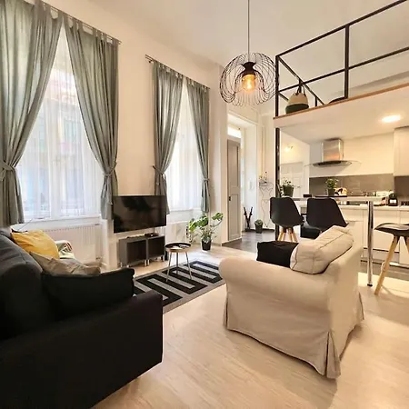 Location Up To 6 Guests 公寓 布达佩斯